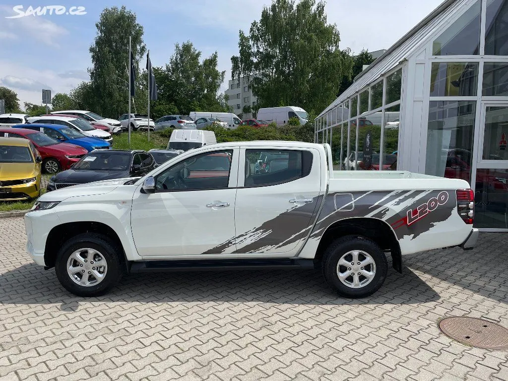 Mitsubishi L200 2,4 Invite, Benzin Image 2