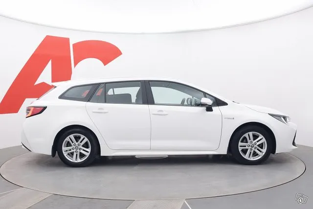 Toyota Corolla Touring Sports 1,8 Hybrid Active Edition - / Moottorinlämmitin / Kamera / Navi / Image 6